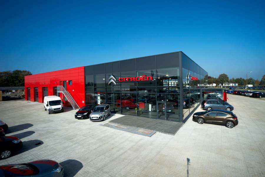 Facadeløsning lever op til bilbranchens traditioner, Vævervej 16, 8800 Viborg